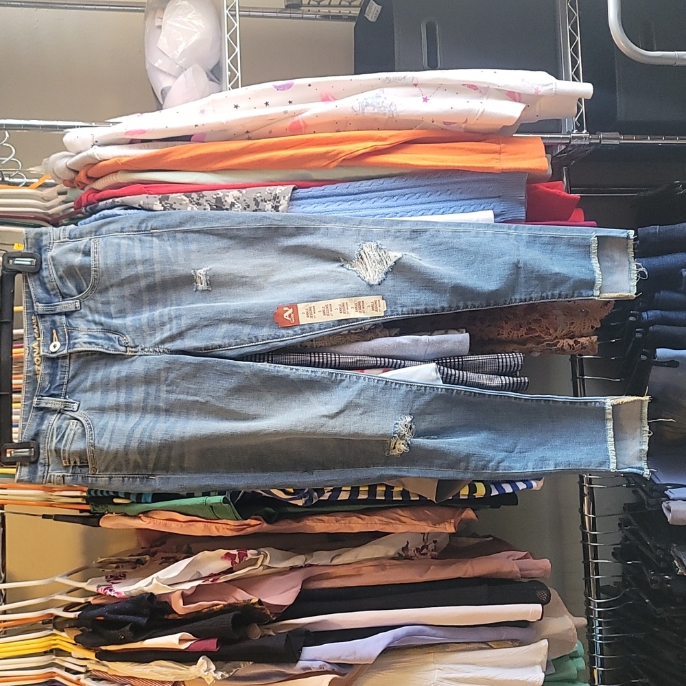*5 items under $10 for $20*                  Arizona ankle jeggings
